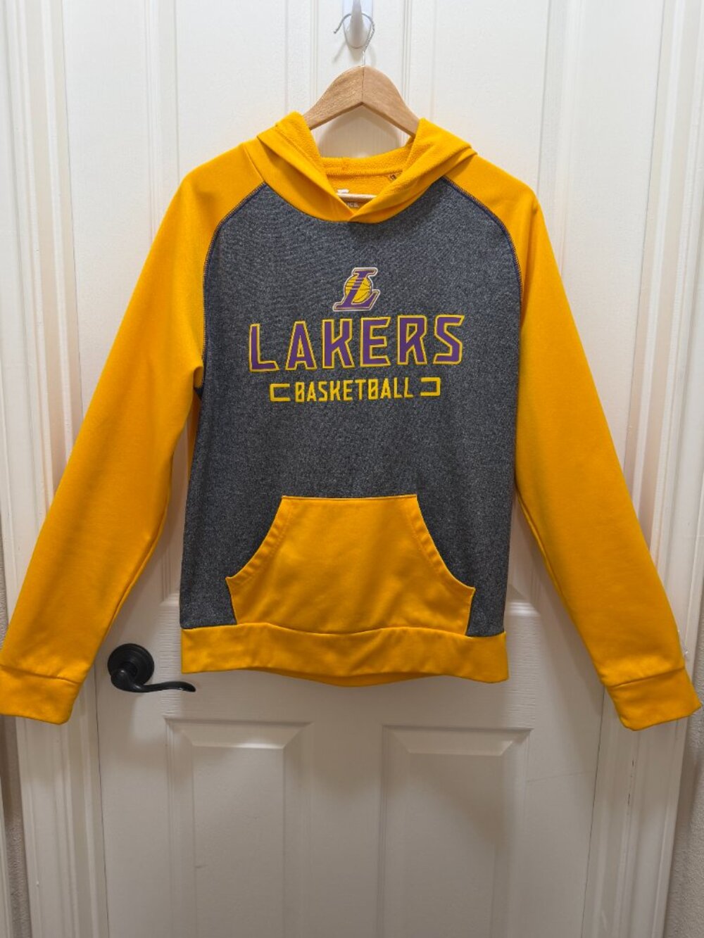 Fanatics Los Angeles Lakers Men's Raglan Pullover Hoodie Size M Grey Yellow